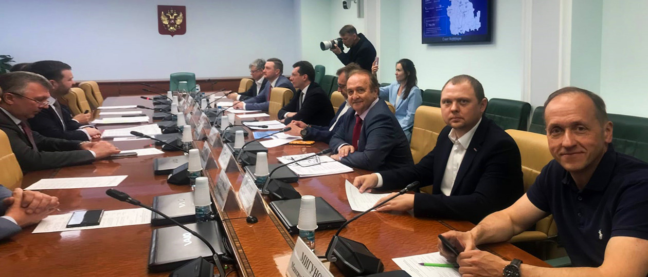 Сегодня хочу поделиться своими мыслями и впечатлениями от круглого стола, прошедшего 2 июня в Совете Федерации на тему «О создании инфраструктуры, необходимой для развития внутреннего автомобильного туризма в Российской Федерации».